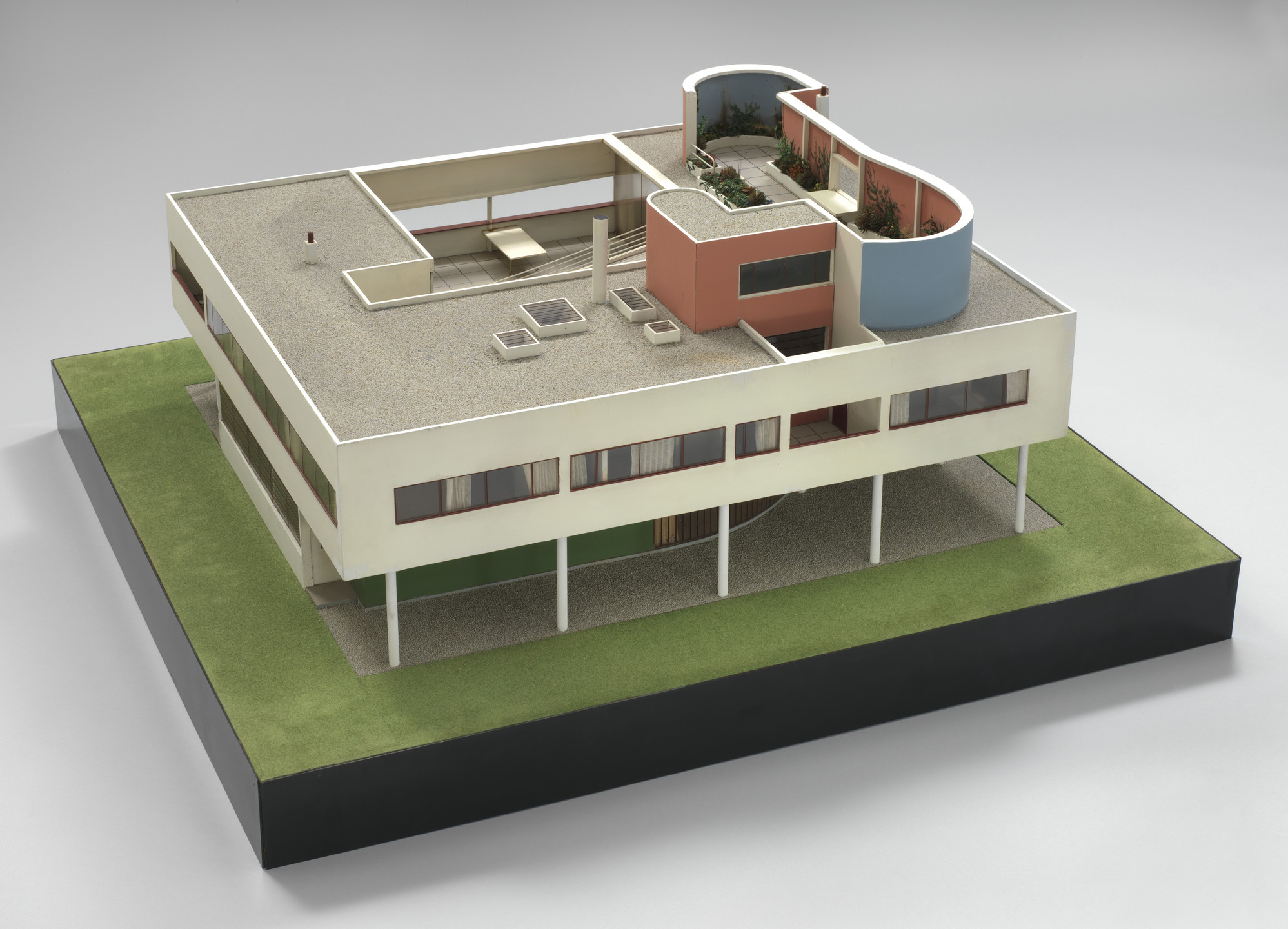 Le Corbusier (Charles-Édouard Jeanneret), Pierre Jeanneret. Villa Savoye, Poissy-sur-Seine, France. 1932