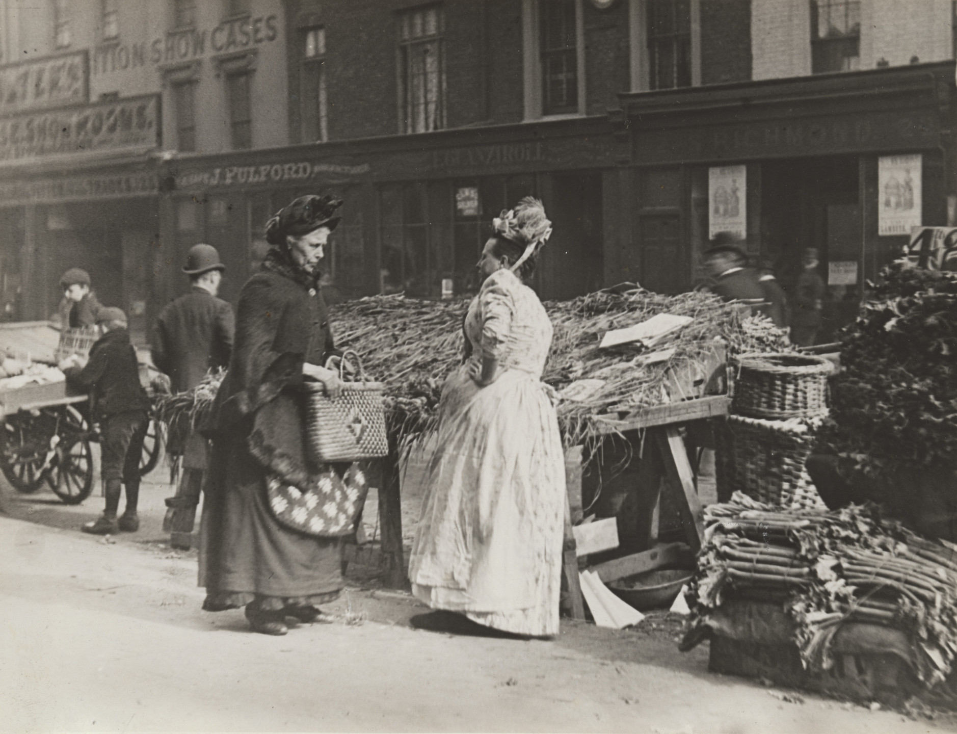 Paul Martin. Fishmonger&#39;s Wife, The New Cut Market, London. 1892