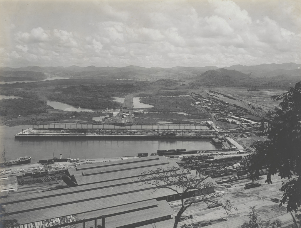 Balboa Terminals. General view of Pier #18. From Sosa Hill looking west