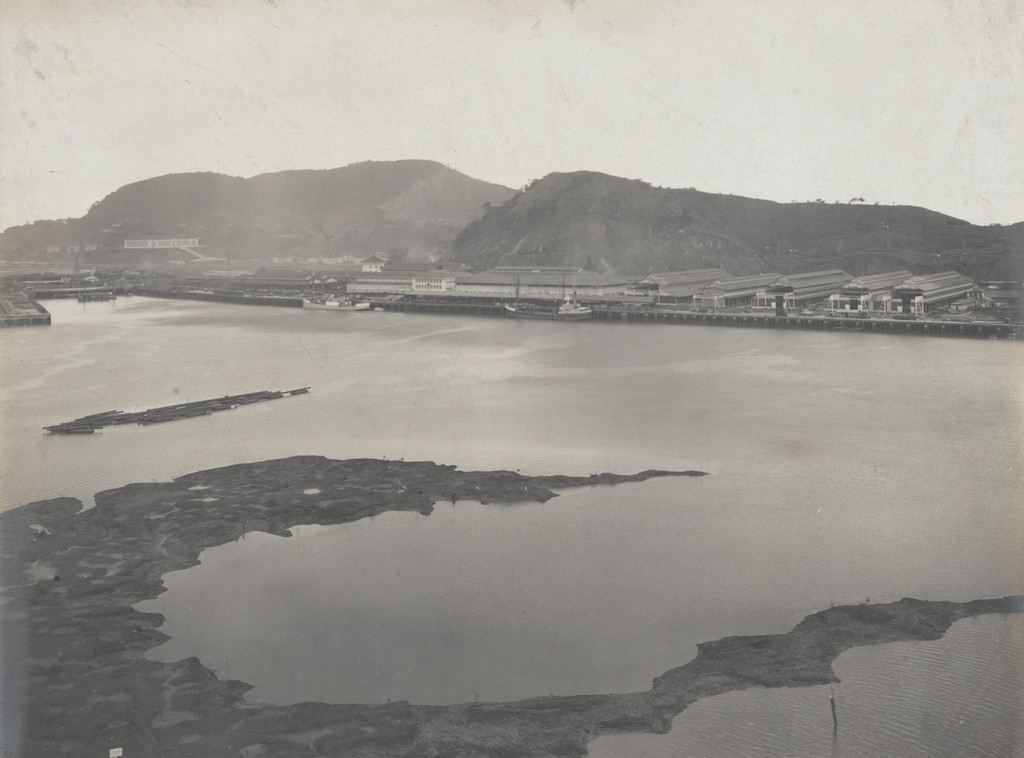 Balboa Terminals. General view of shops from Canal
