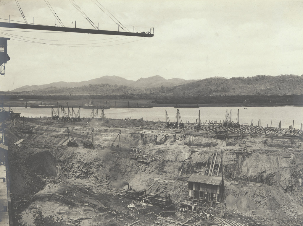 Balboa Terminals. The protection dike for Dry Dock #1. Looking west from Unloader wharf