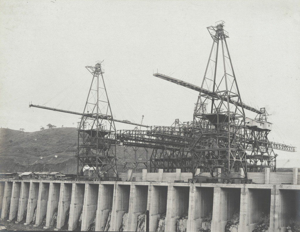 Balboa Terminals. Unloading Towers at  Coaling Plant under erection
