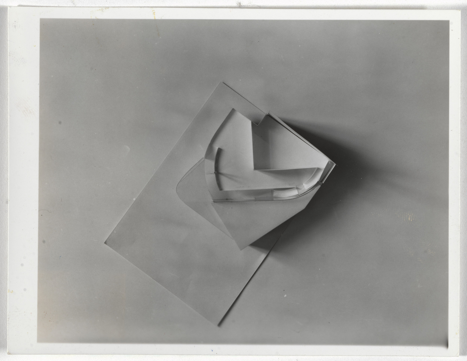 Álvaro Siza. Banco Pinto &amp; Sotto Mayor, Oliveira de Azeméis, Portugal (View of the model). 1971-1974