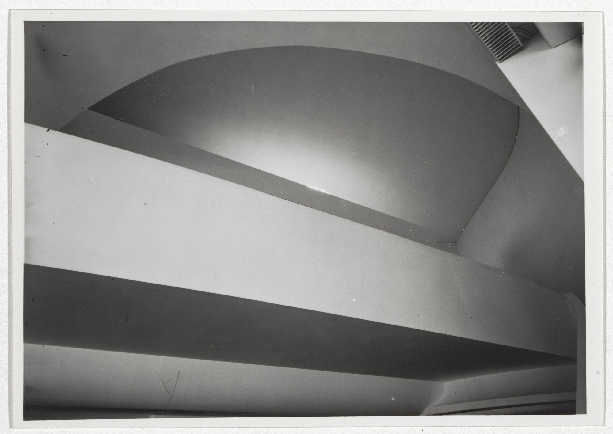 Álvaro Siza. Banco Pinto &amp; Sotto Mayor, Oliveira de Azeméis, Portugal (Interior view). 1971-1974