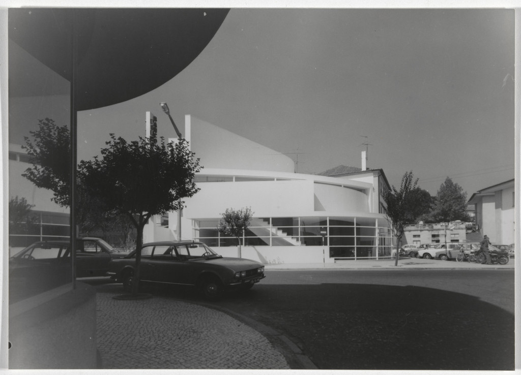 Banco Pinto & Sotto Mayor, Oliveira de Azeméis, Portugal (Exterior view)