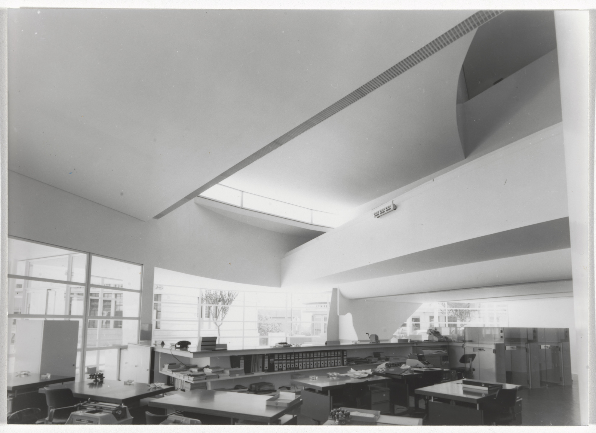 Álvaro Siza. Banco Pinto &amp; Sotto Mayor, Oliveira de Azeméis, Portugal (Interior view). 1971-1974