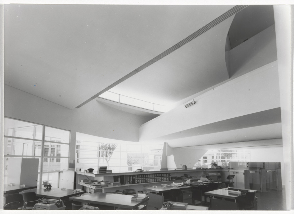 Banco Pinto & Sotto Mayor, Oliveira de Azeméis, Portugal (Interior view)