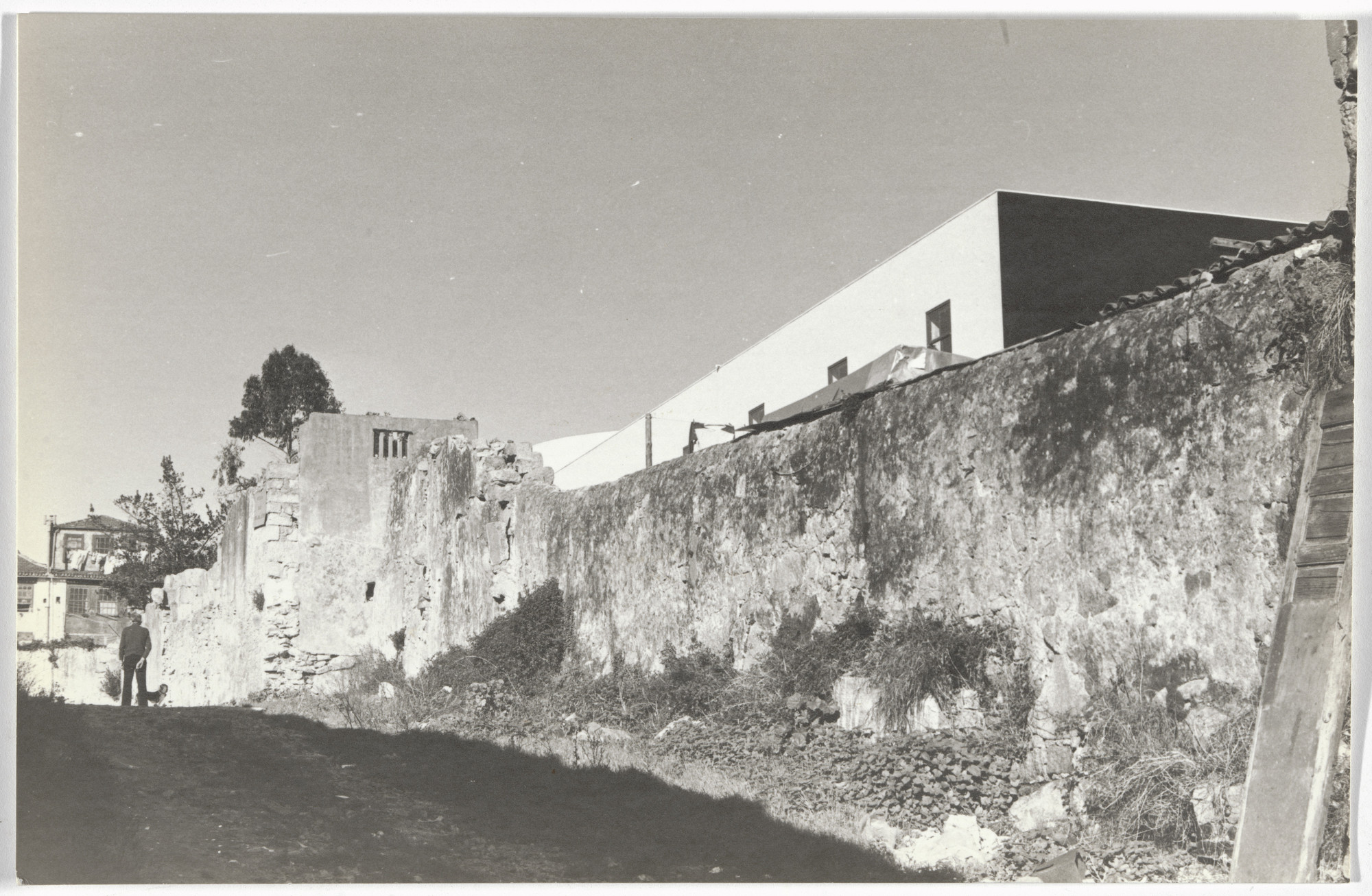 Álvaro Siza. SAAL S. Victor Social Housing, Porto, Portugal