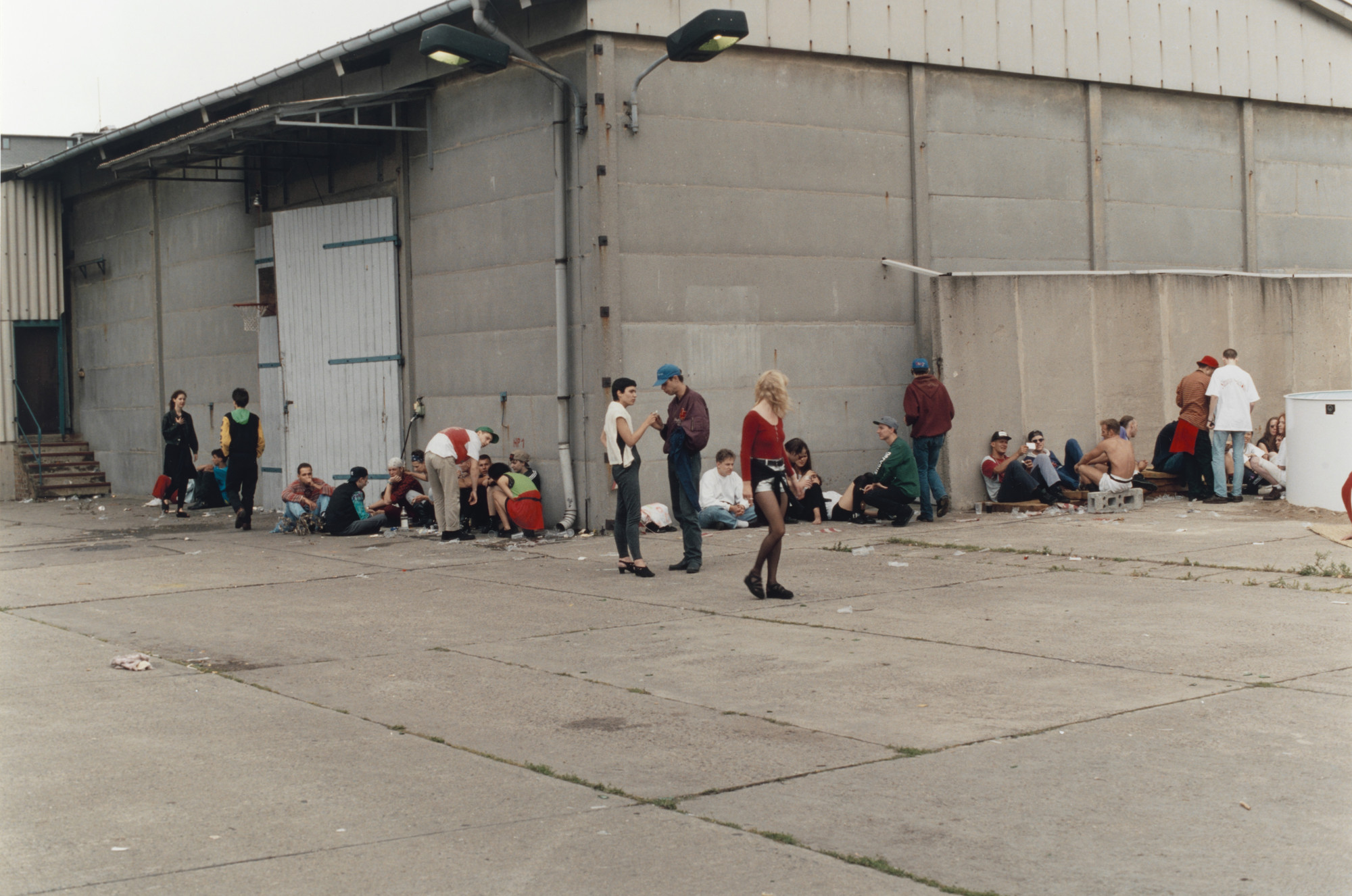 Wolfgang Tillmans. outside Planet, view. 1992