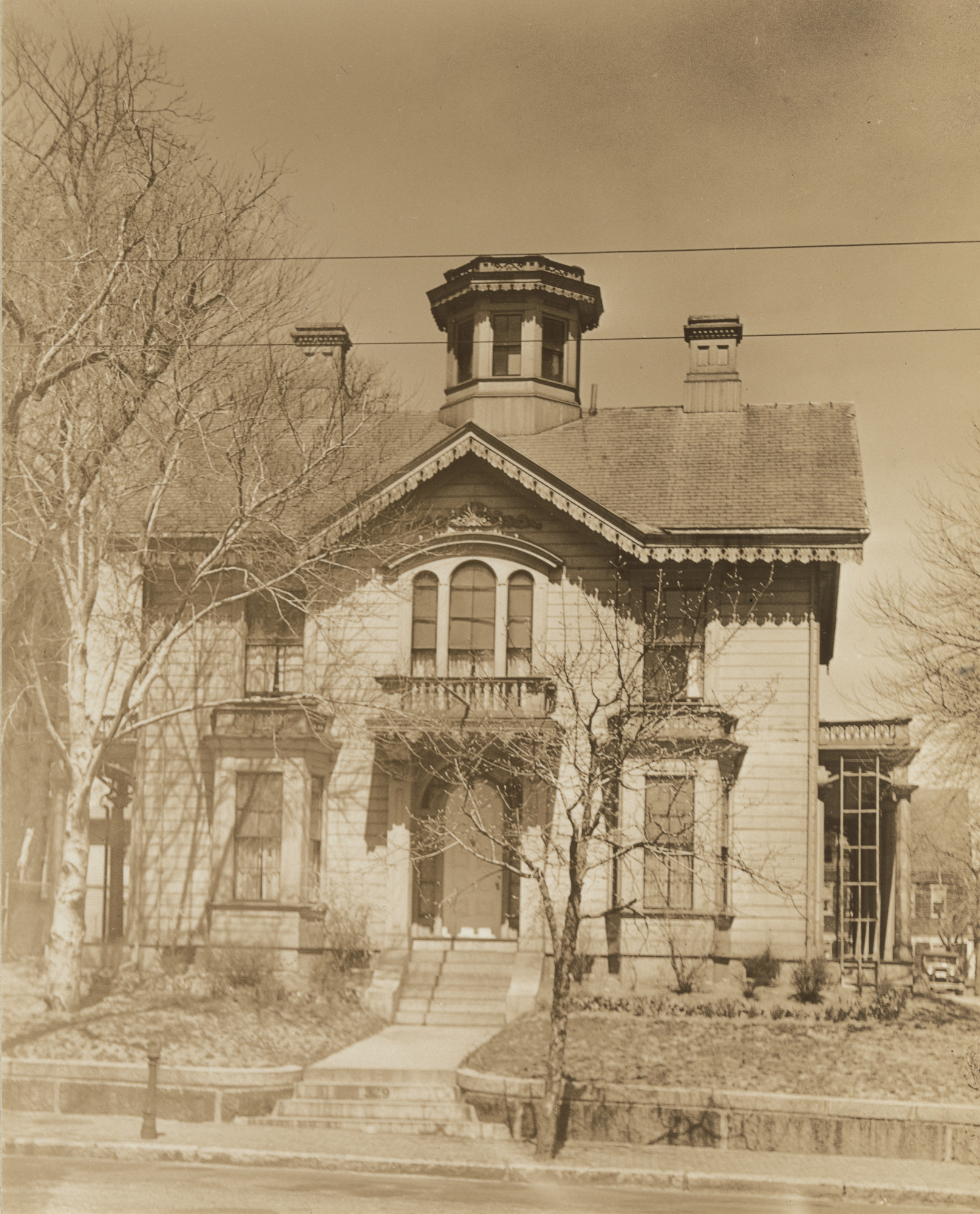 Walker Evans. House, Cambridge, Massachusetts