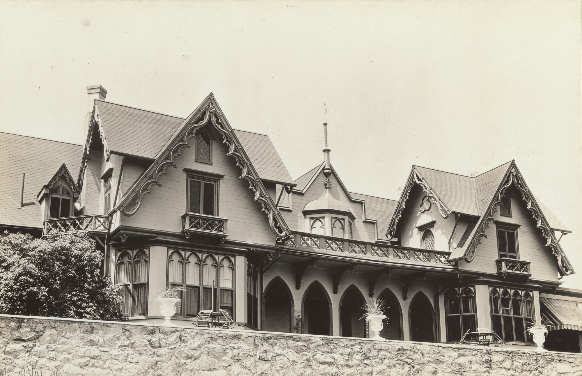 Walker Evans. Gothic House, Salem, Massachusetts