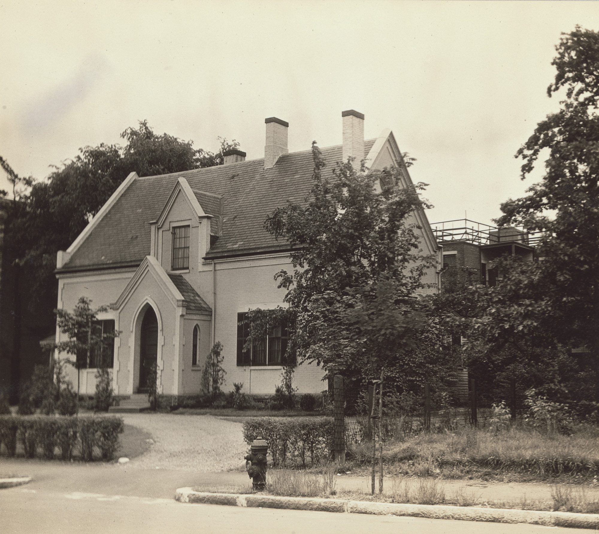 Walker Evans. Gothic House, Brookline, Massachusetts