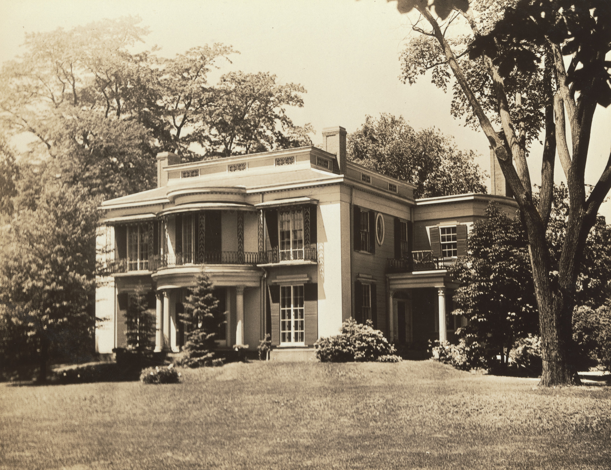 Walker Evans. Greek House, Cambridge, Massachusetts