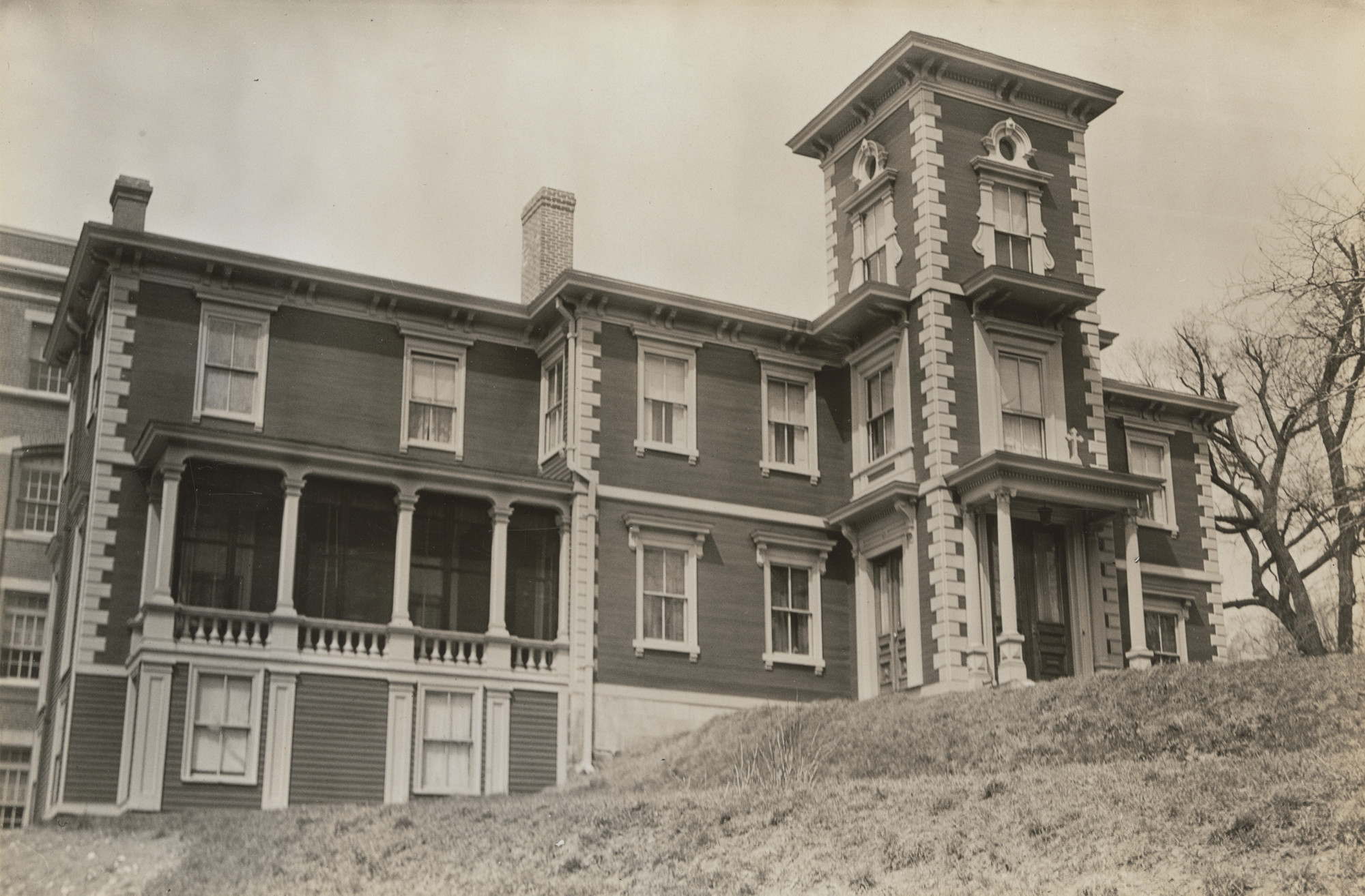 Walker Evans. House, Somerville, Massachusetts