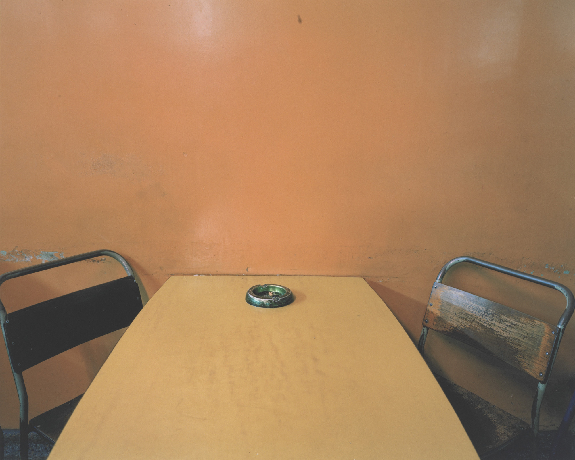 Paul Graham. Ashtray on Table, Morley's Cafe, Markham Moor, Nottinghamshire