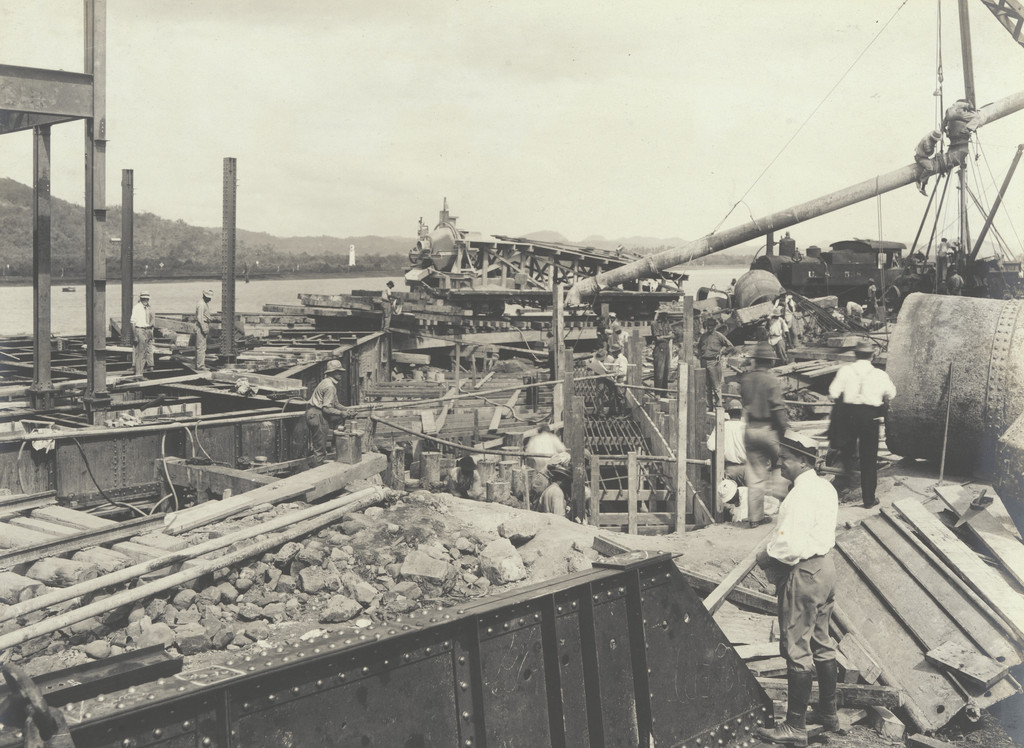 Balboa Terminals. Unloader Wharf. Pouring Piers in Cofferdam
