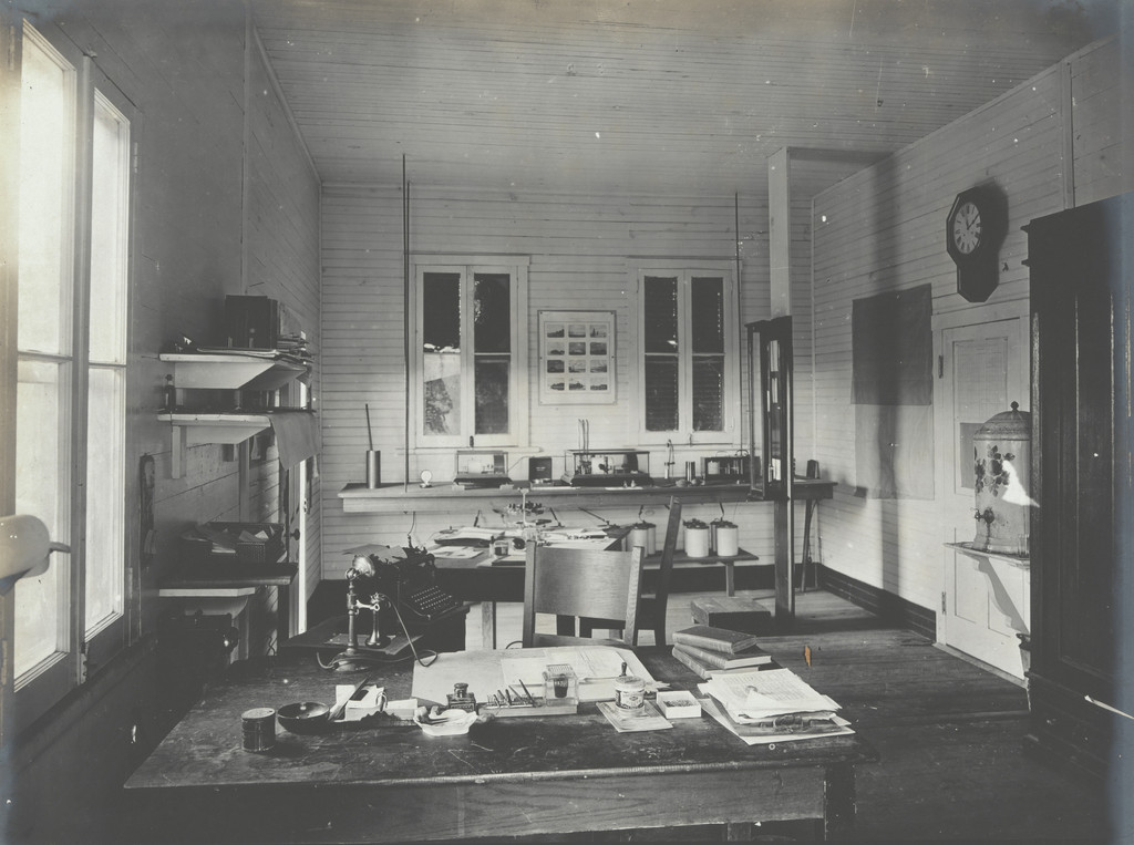 Hydrographic Sta., Bas Obispo, C.Z. Interior of office