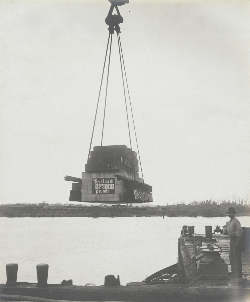 Floating crane "Ajax" test. Rotating 275 tons (10% excess) at rated reach