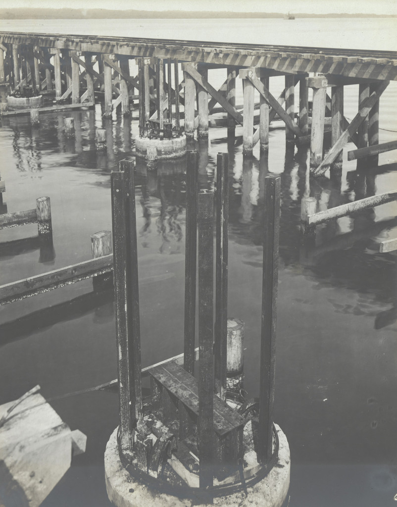 Panama R.R. new docks. Reinforcing rails at top of Caissons, Pier No. 7