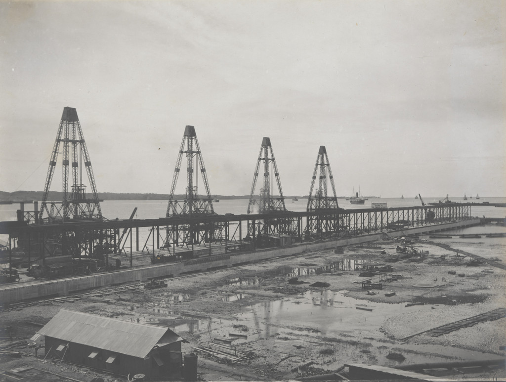 Cristobal Coaling Station: Looking north on Reloader towers and wharf