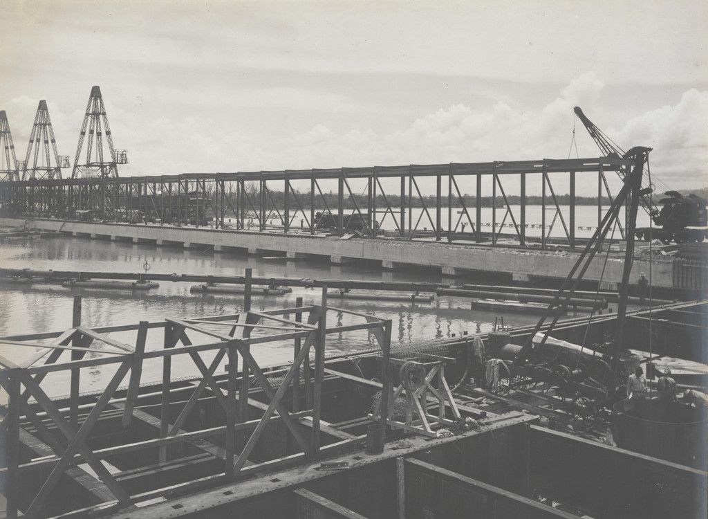 Cristobal Coaling Station: Looking south-west on reloader towers from End wharf