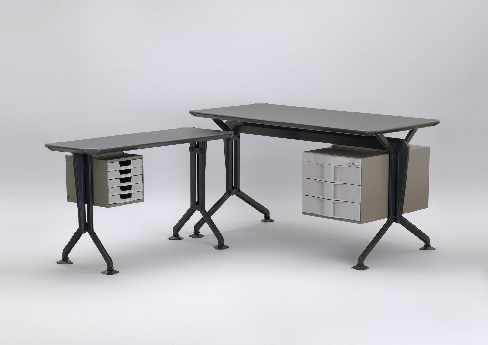 Lodovico Barbiano di Belgiojoso, Enrico Peressutti, Ernesto Nathan Rogers. Arco Desk. 1963