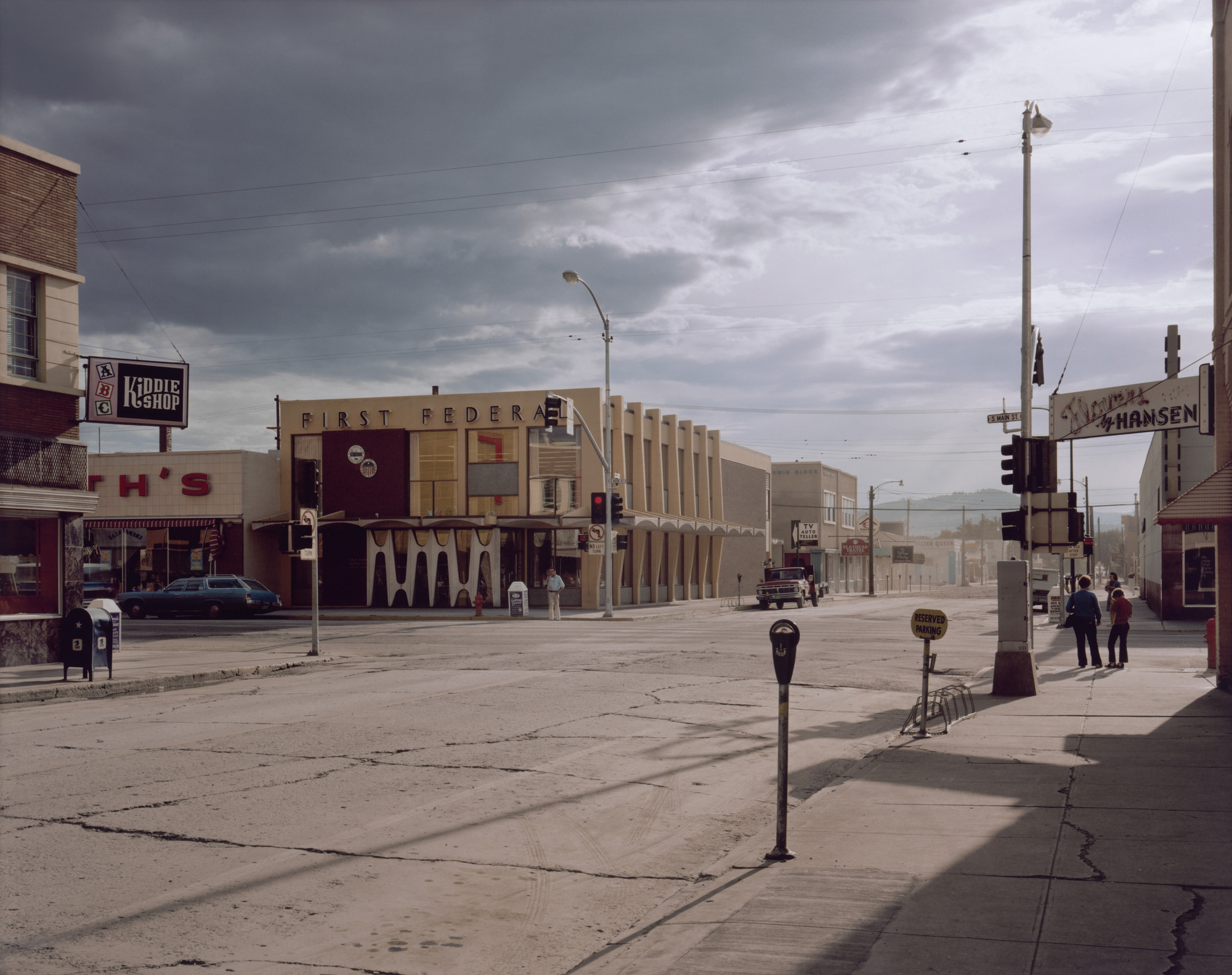 Stephen Shore. 2nd Street East and South Main Street, Kalispell, Montana, August 22, 1974