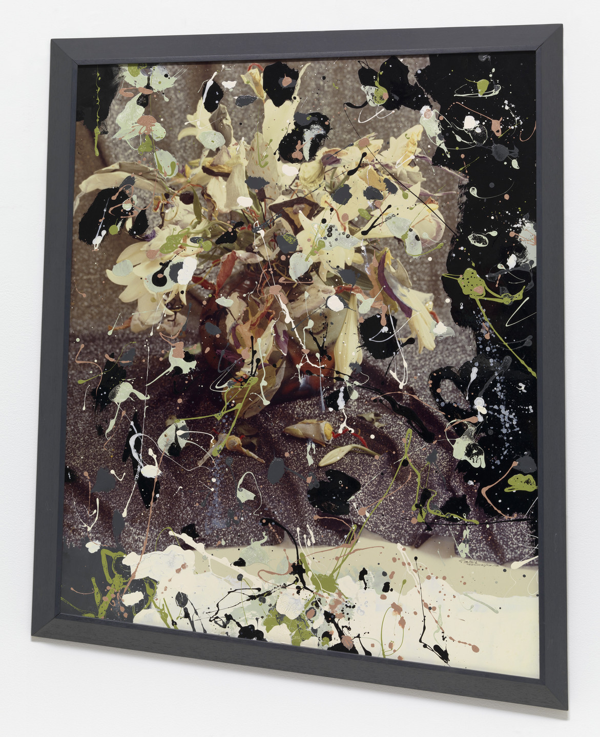 Ger van Elk. White Lilies on Glitter Cloth. 1982