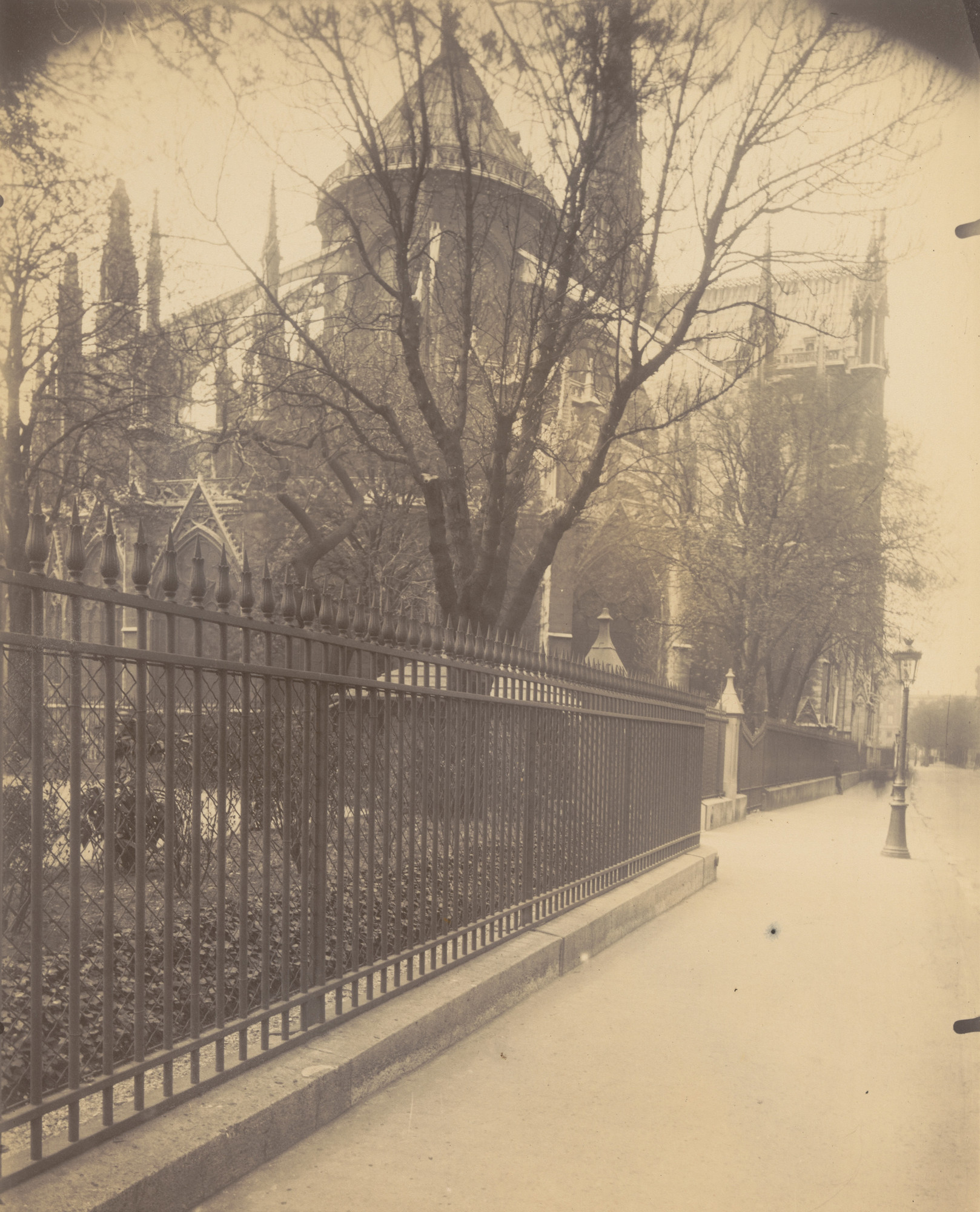 Eugène Atget. Notre-Dame