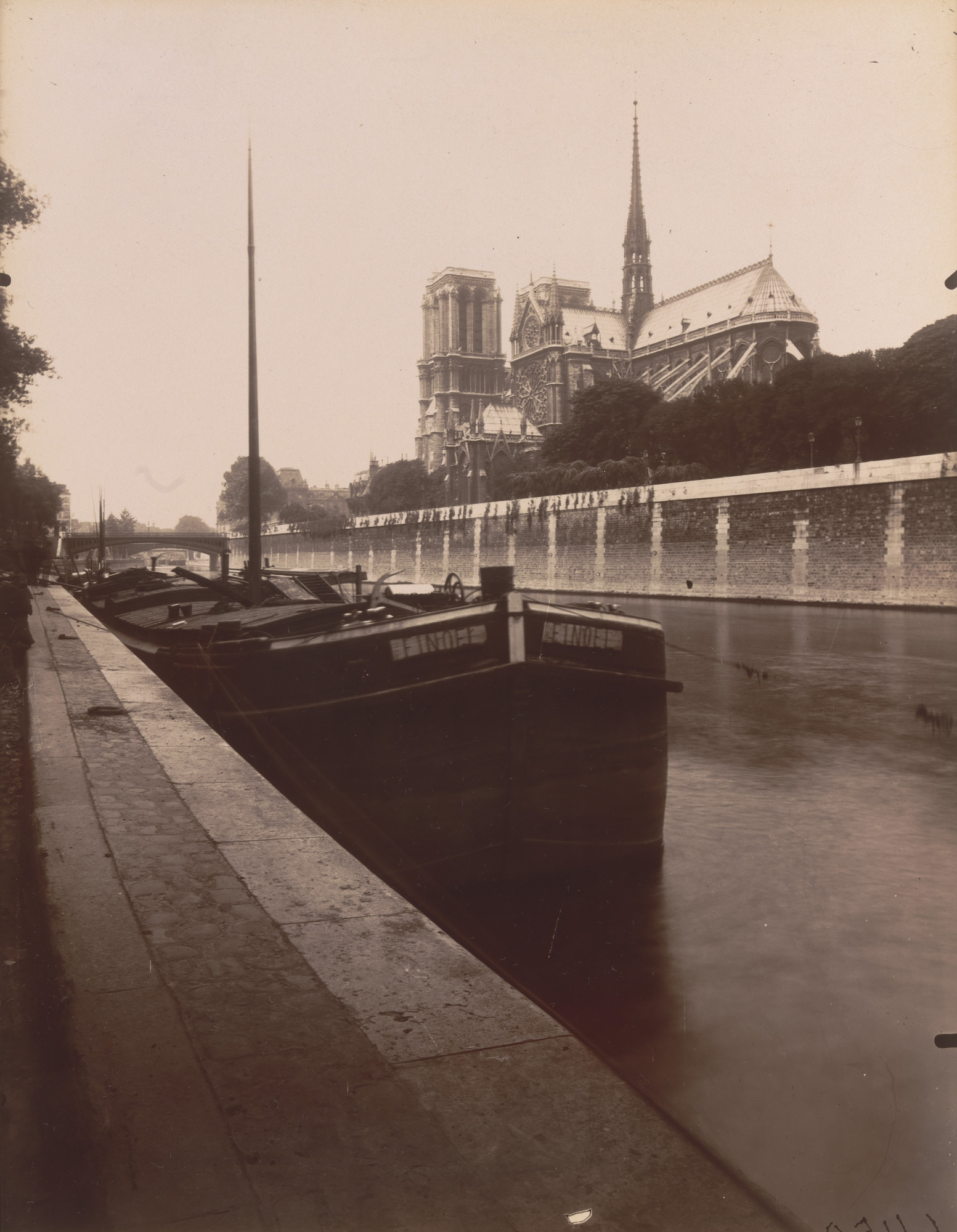 Eugène Atget. Notre-Dame