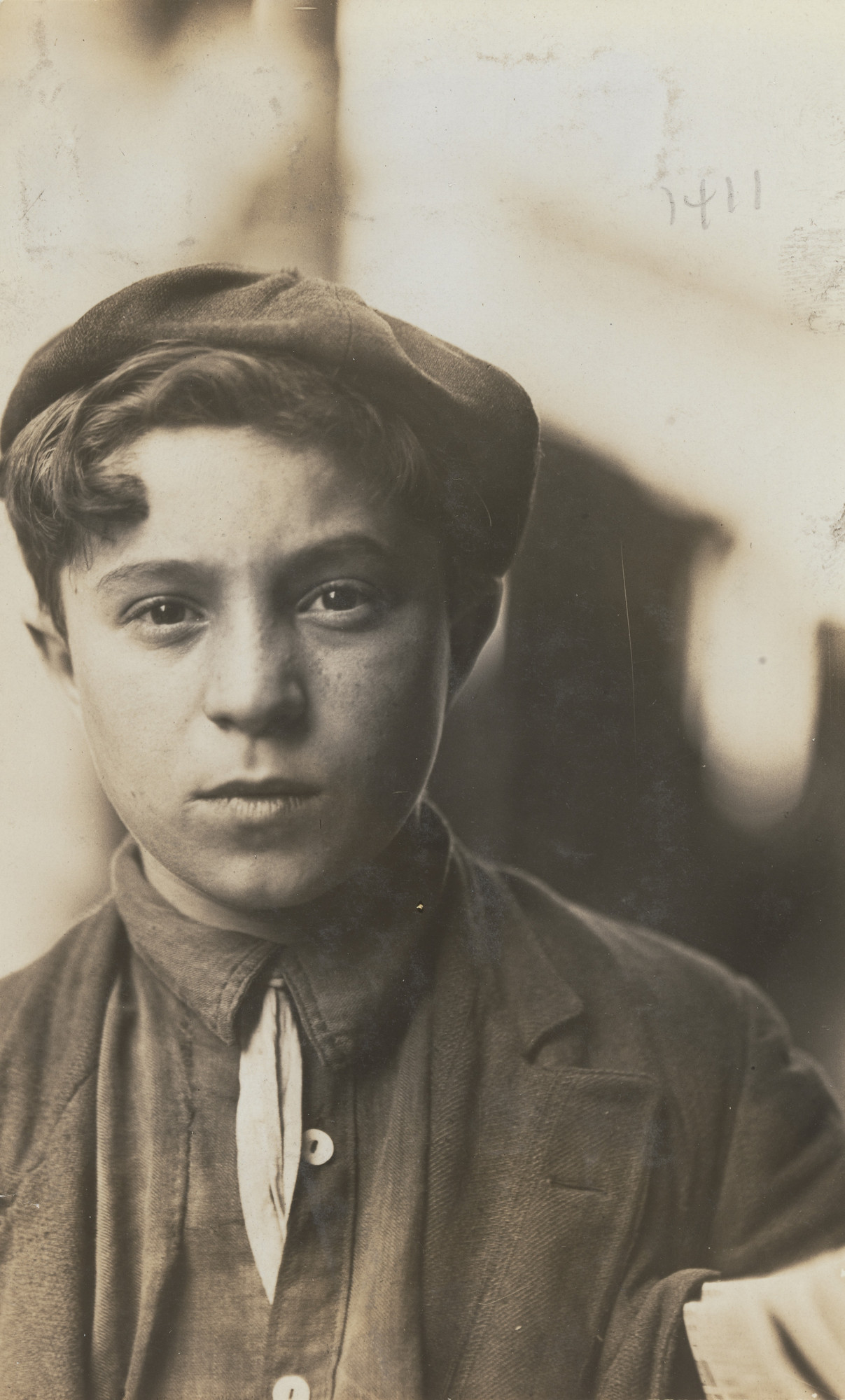 Lewis Wickes Hine. Meyer Slein, 12-Year-Old Newsboy, St. Louis, Missouri