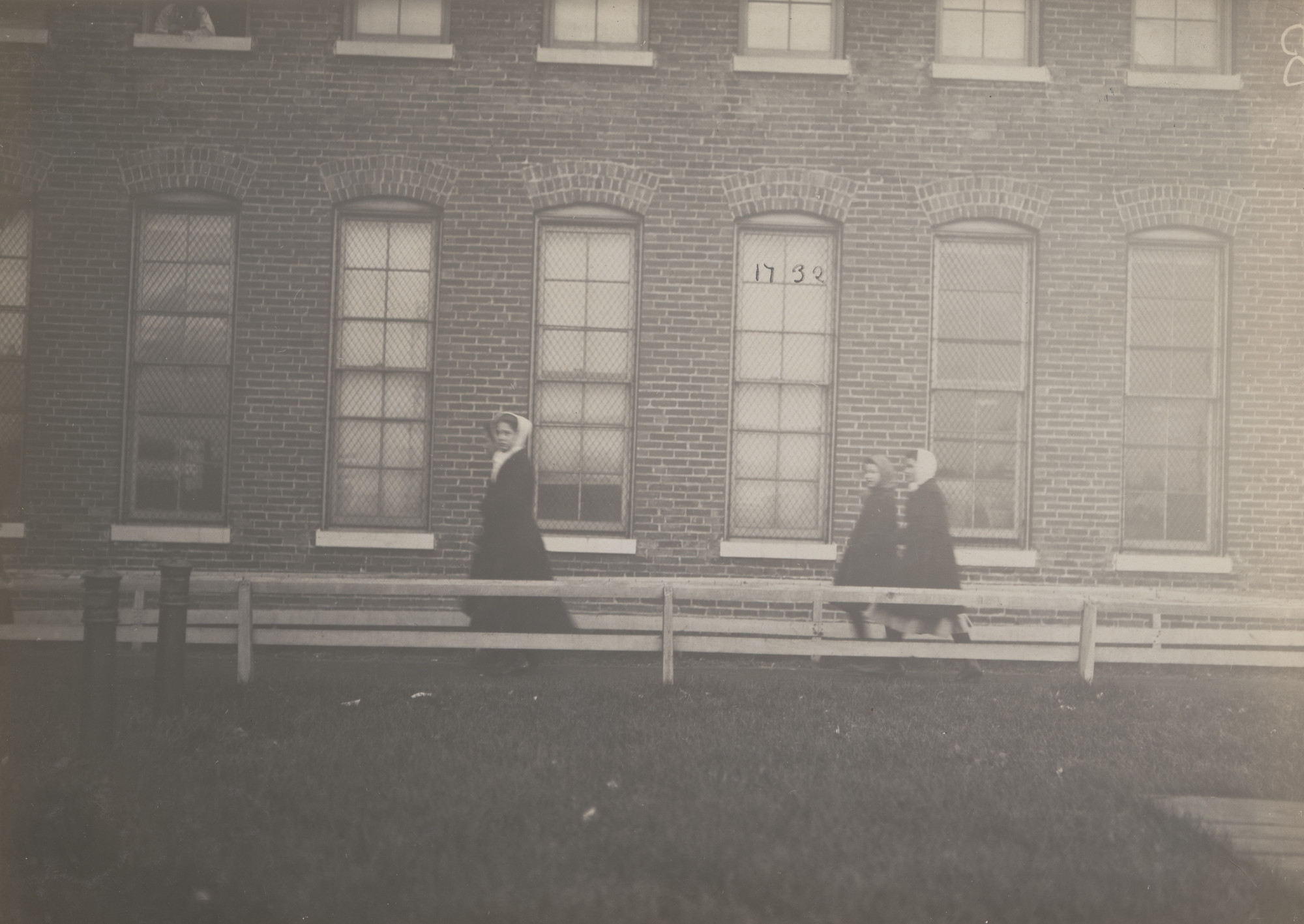 Lewis Wickes Hine. Brown Shoe Factory, Moberly, Missouri