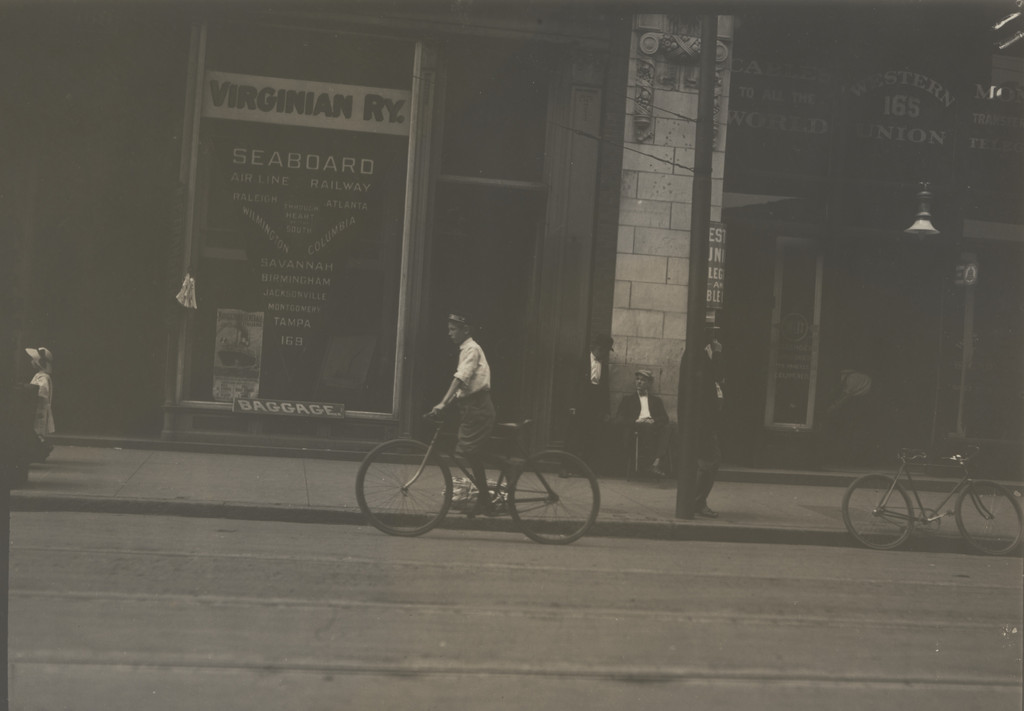 Western Union Messenger, Norfolk, Virginia