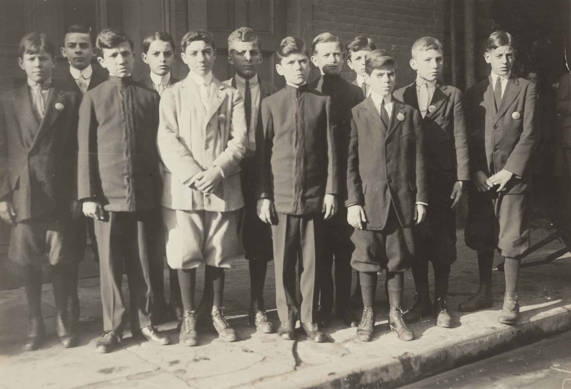Lewis Wickes Hine. Holmes Department Store, New Orleans, Louisiana