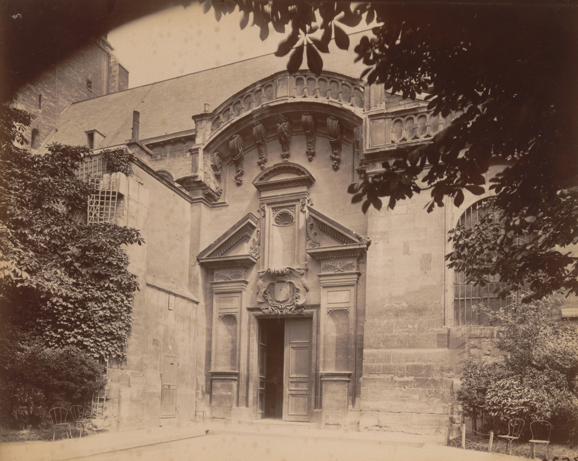 Eugène Atget. Saint Germain des Prés