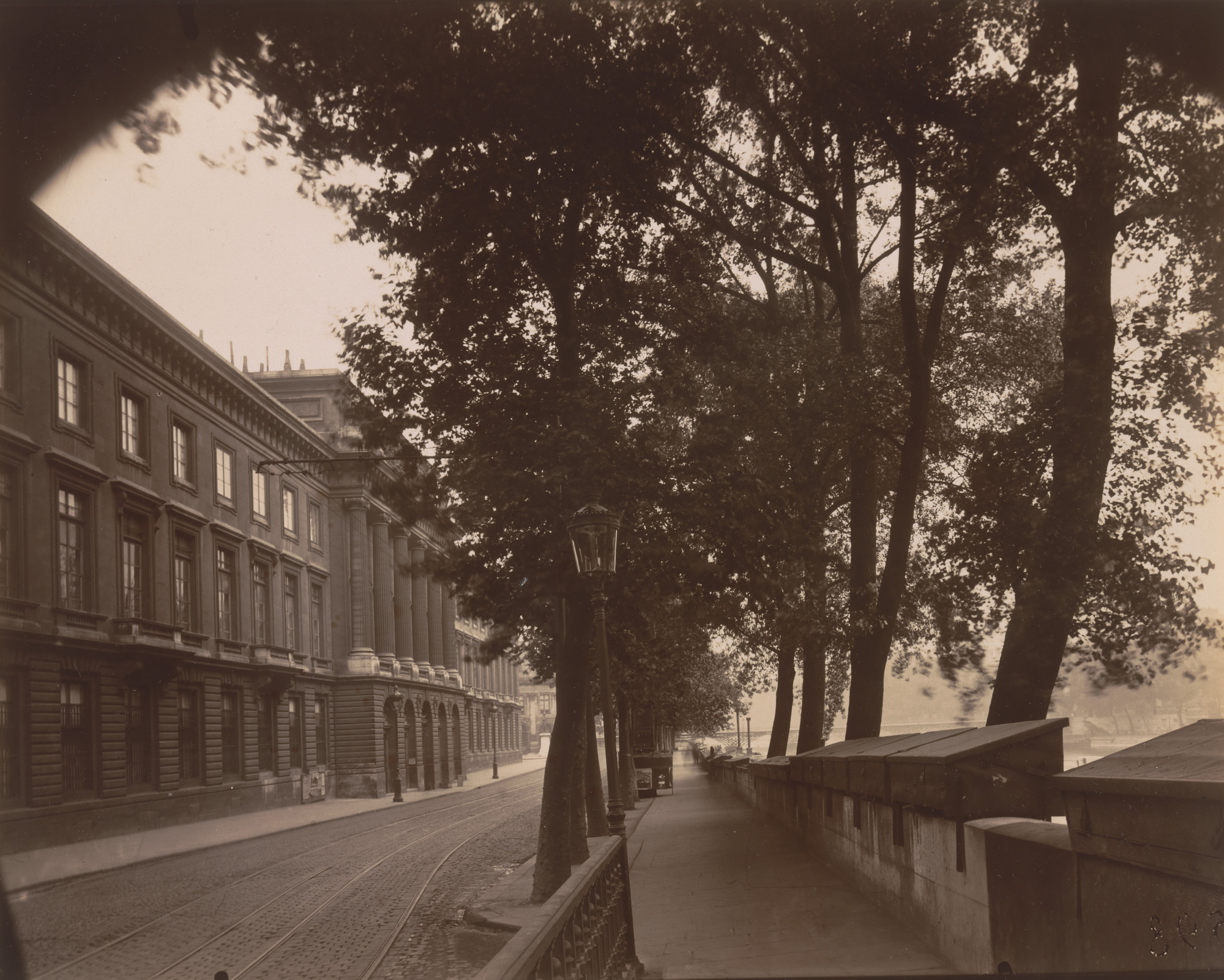 Eugène Atget. La monnaie. Quai Conti