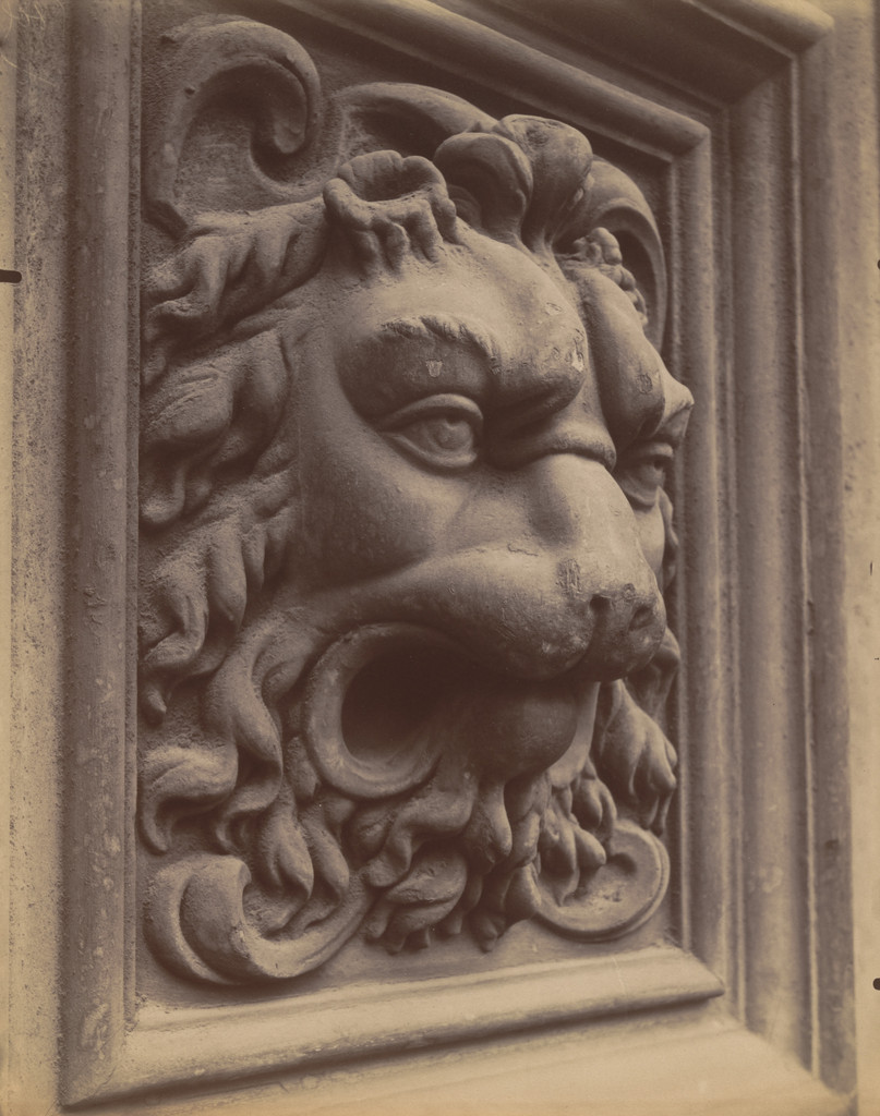 Porte. L'église Saint-Paul