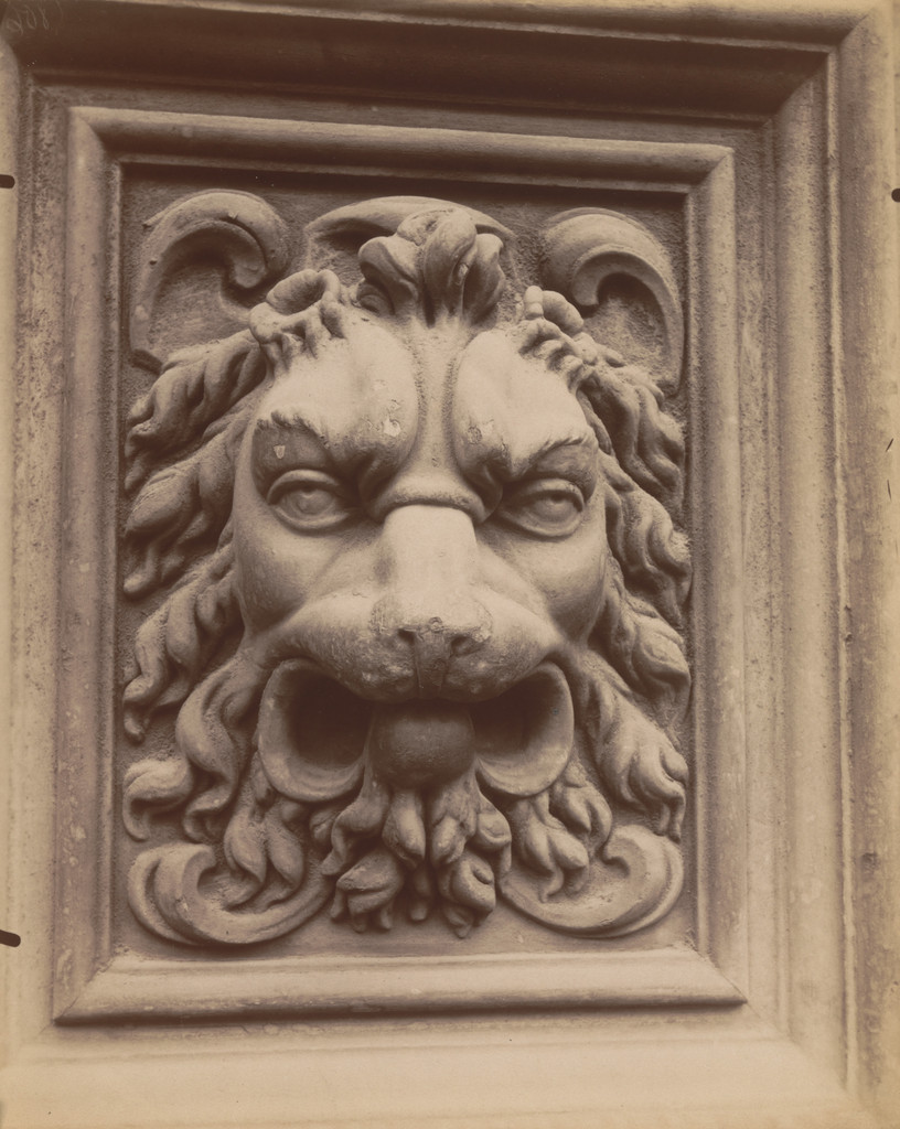 Porte. L'église Saint-Paul