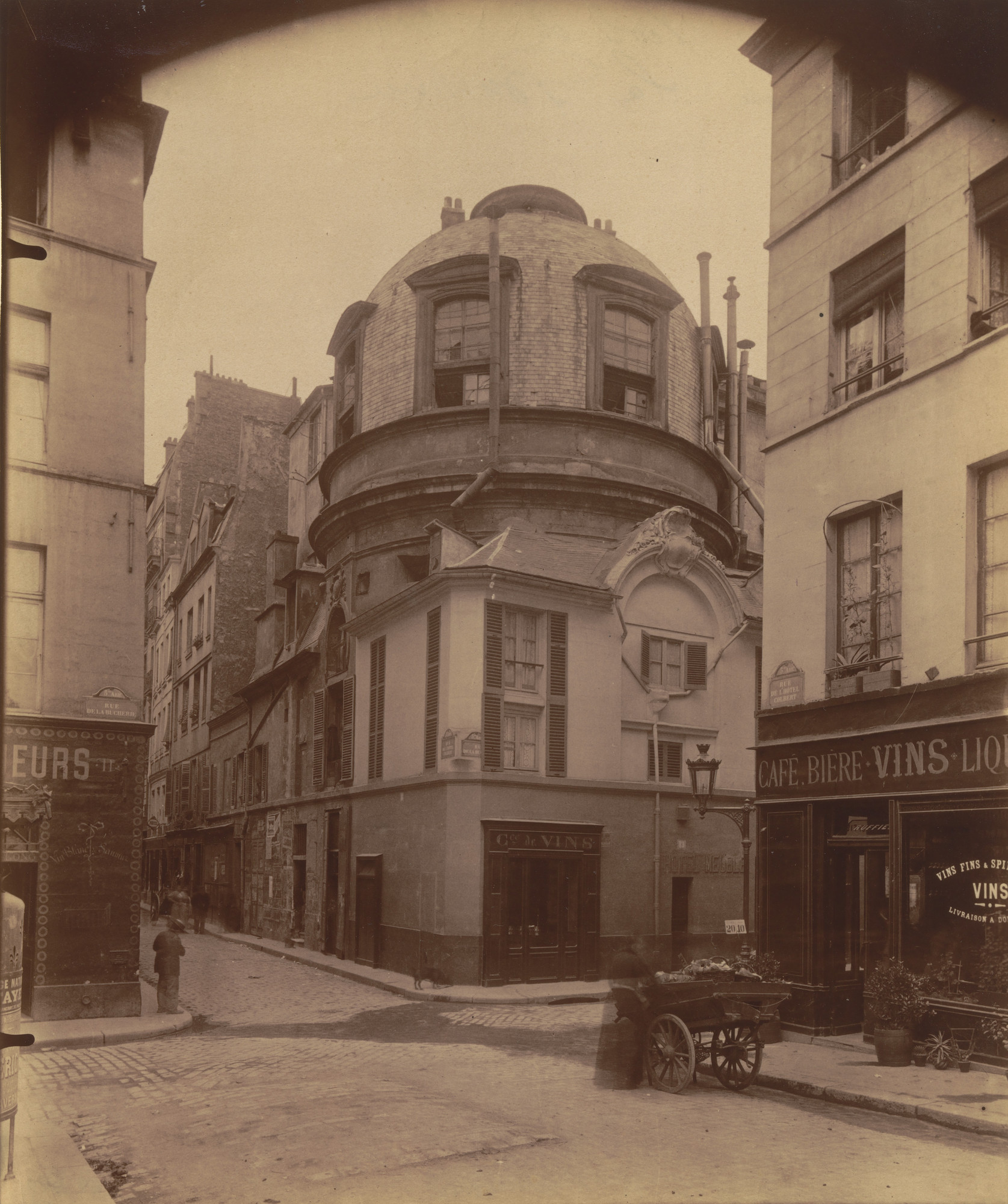 Eugène Atget. Ancienne école de Médecine. Rue de la Bûcherie