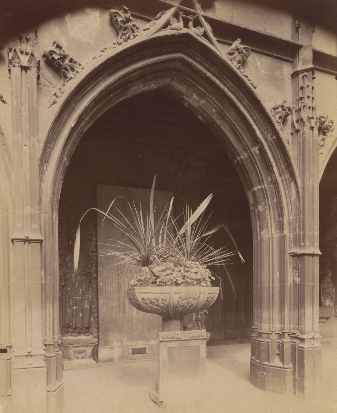 Eugène Atget. Cluny. 1898