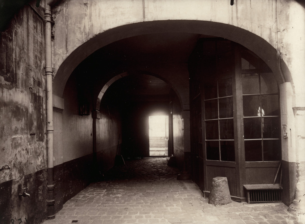 Ancien Hôtel Gaillardon, cour, 27 quai d'Anjou, 4e arrondissement