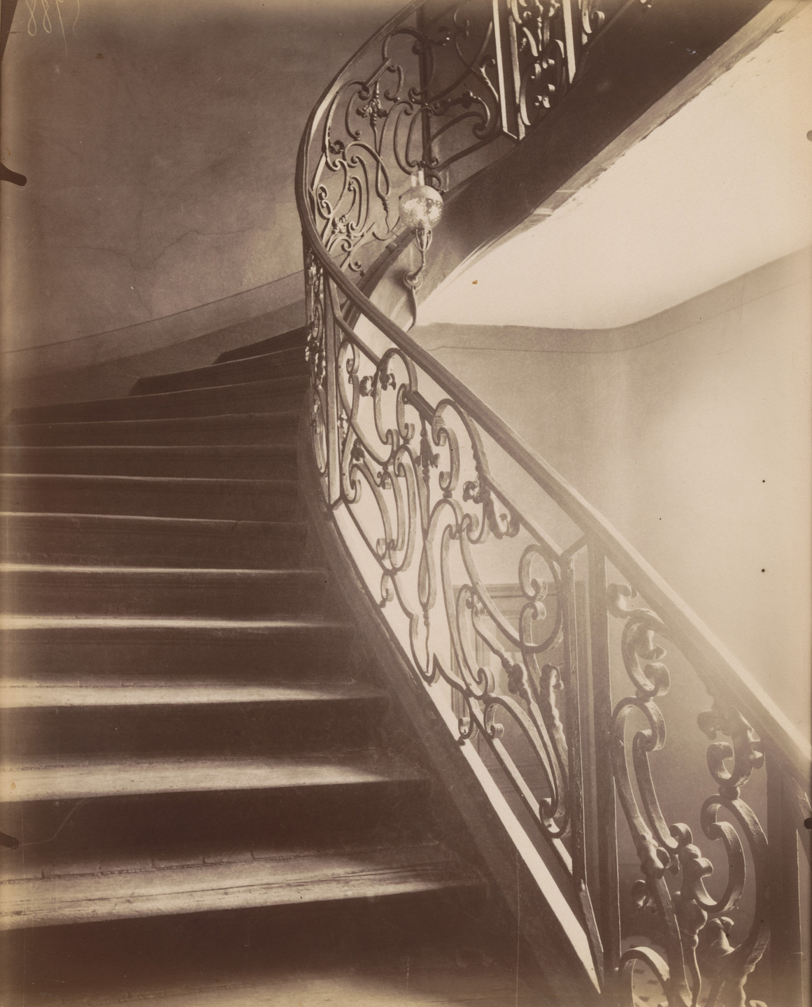 Eugène Atget. 91, rue de Turenne. 1911