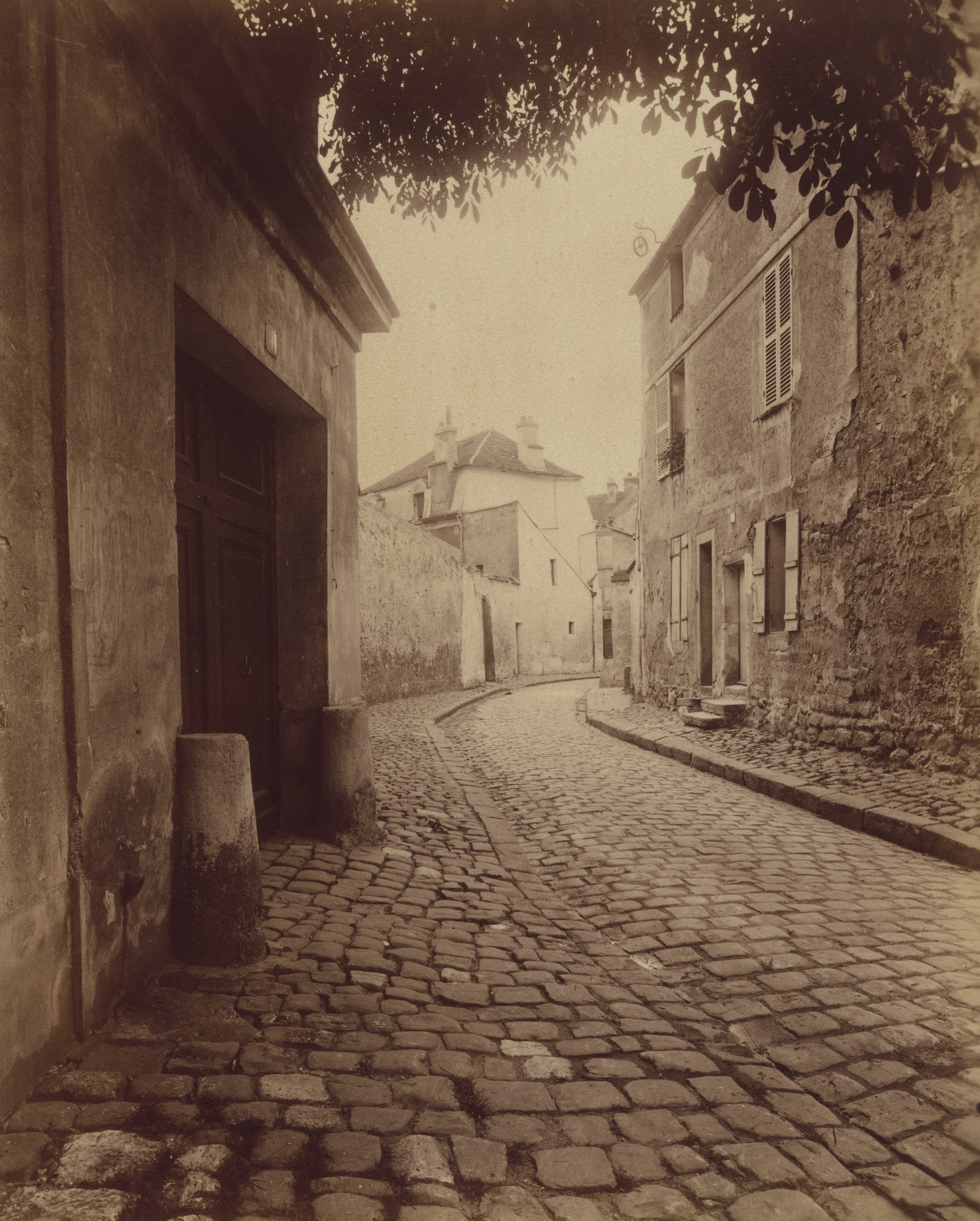 Eugène Atget. Bagneux, vieille rue