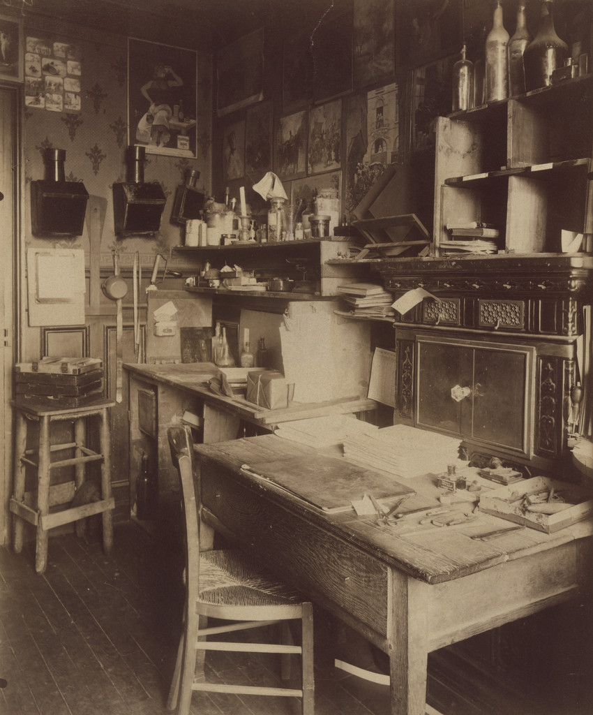 Intérieur photographie. (Atget's workroom)