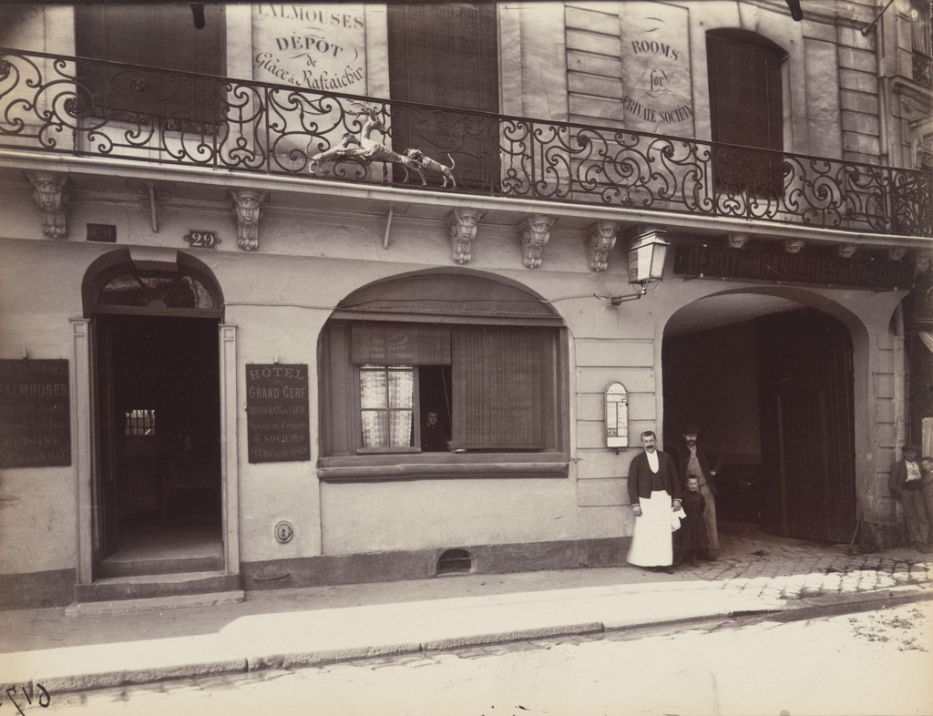 Saint-Denis, ancien relais de poste d'Ecouen, Hôtel du Grand Cerf