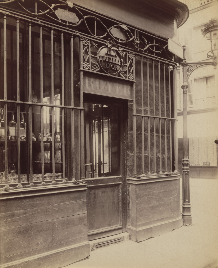 À la Treille D'or. 6 Rue de Condé