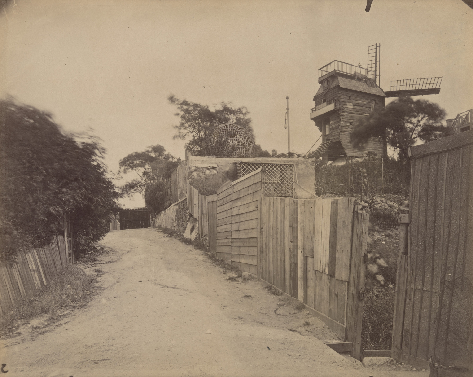 Eugène Atget. Montmartre, Moulin de la Galette