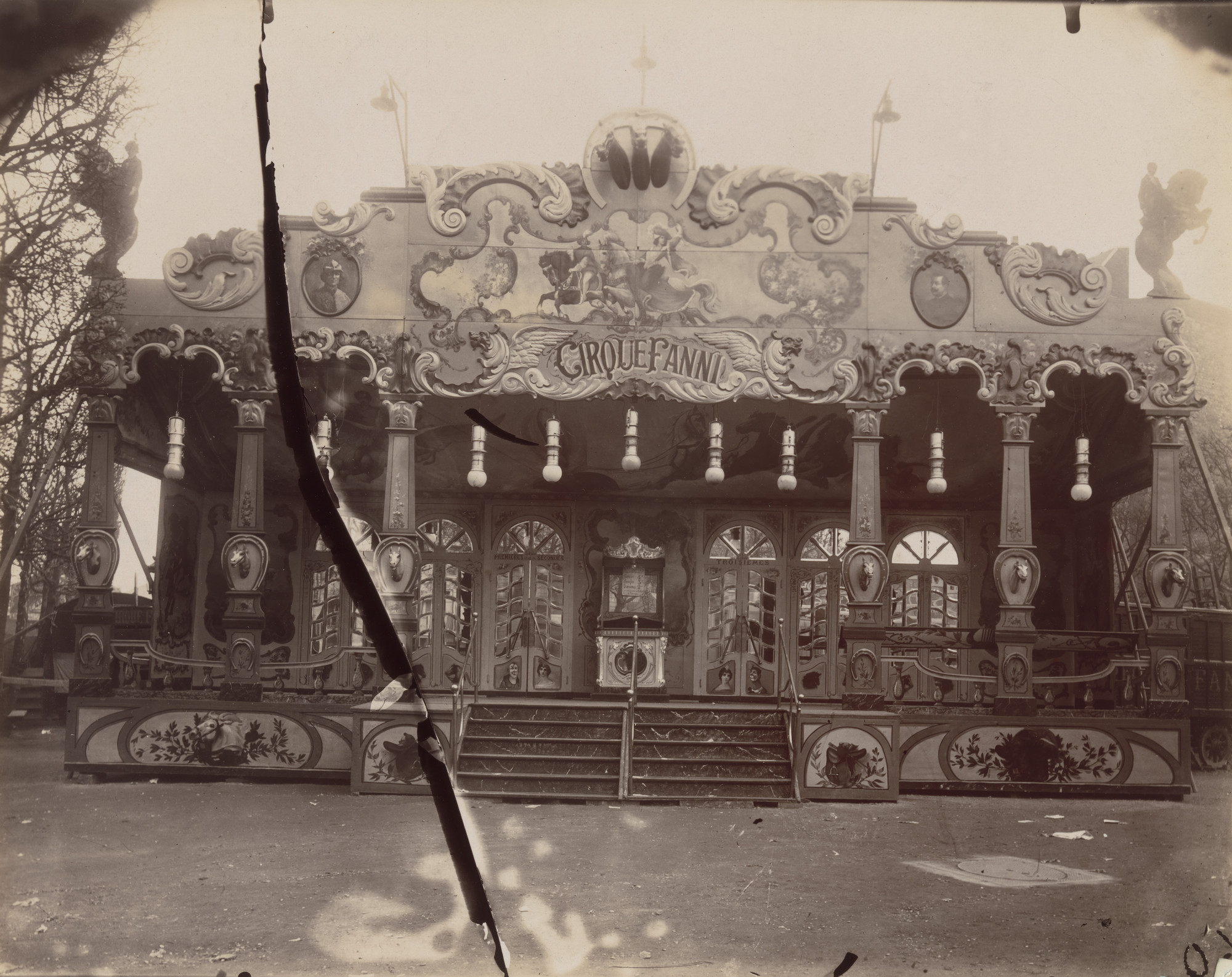 Eugène Atget. Fête de Vaugirard