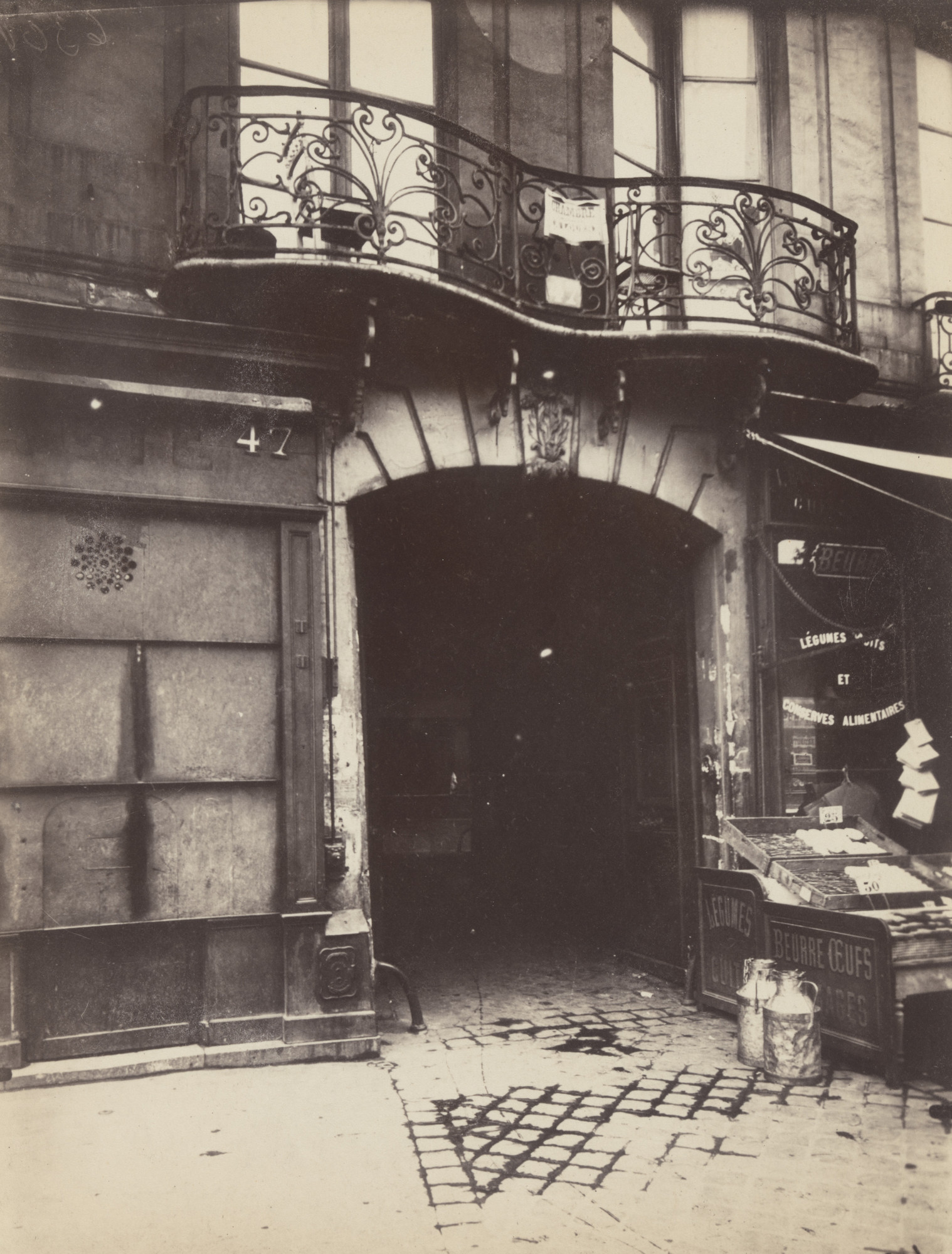 Eugène Atget. 47 Rue Saint-Antoine