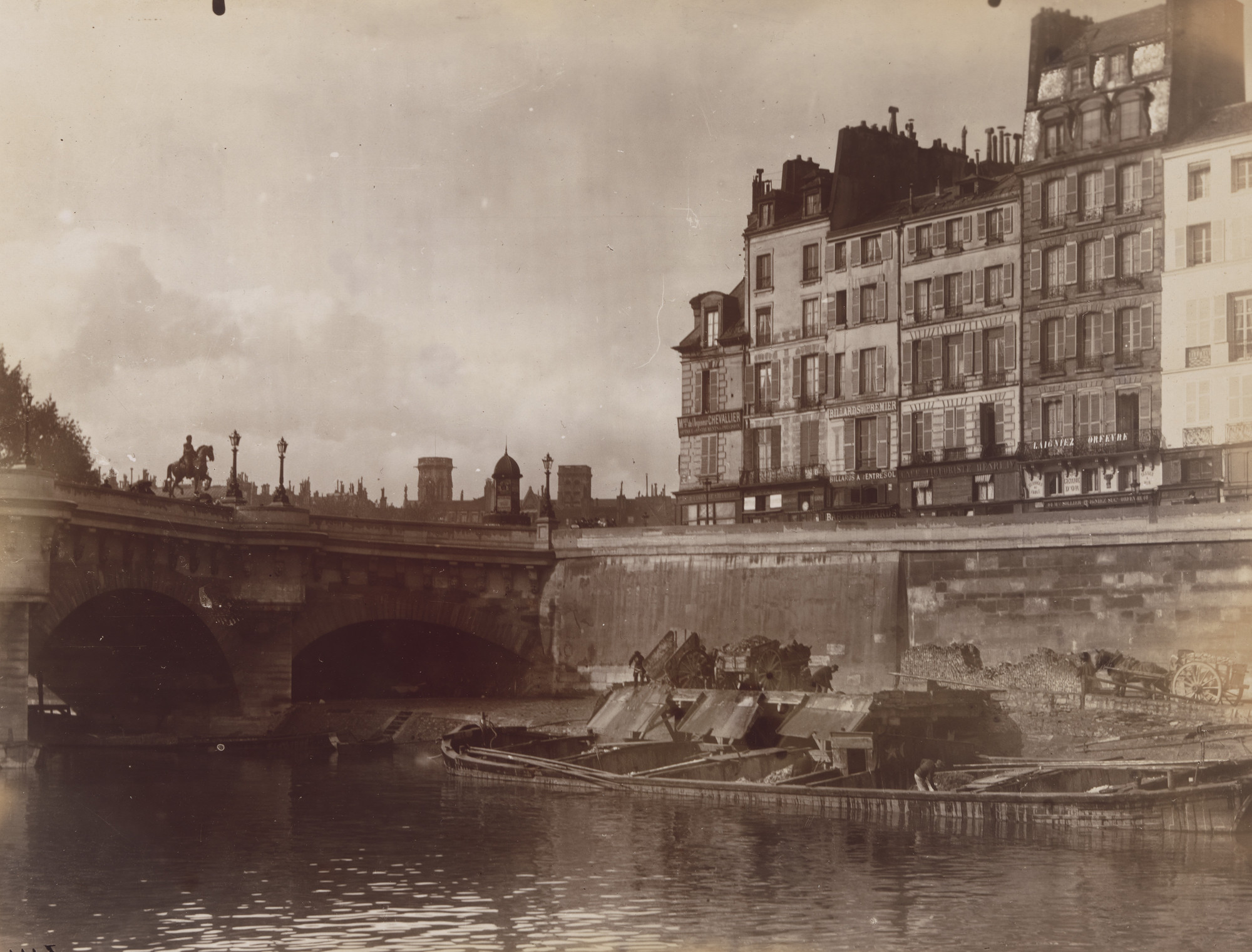 Eugène Atget. Coin du Pont-Neuf